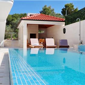 6 Bedroom Beachfront Villa with Heated Pool near Vela Luka on Korcula Island, Sleep 12